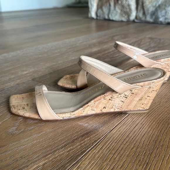 STUART WEITZMAN Aleena 50 Patent-leather Wedge Sandals In Neutral - Picture 8 of 13